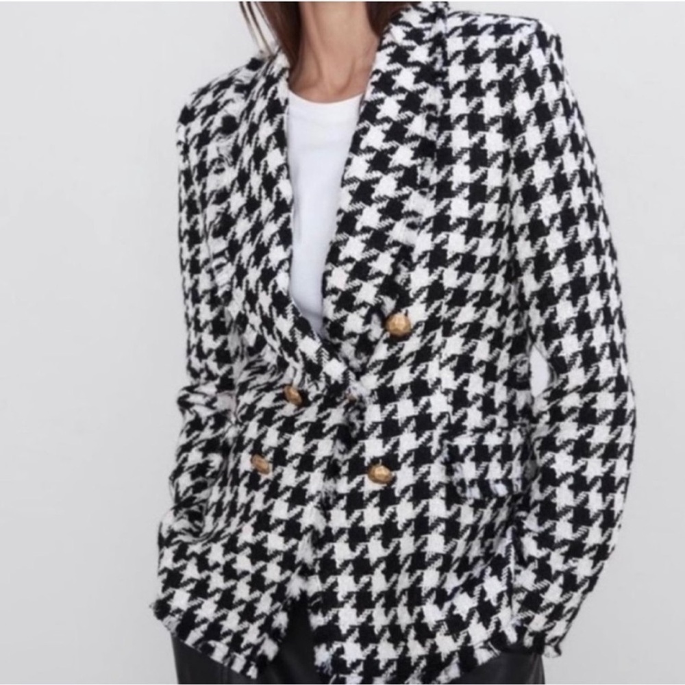 NWOT Zara Tweed Houndstooth Double Breasted Blazer with Textured gold buttons